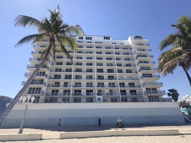 Edgewater Beach Towers photo 3